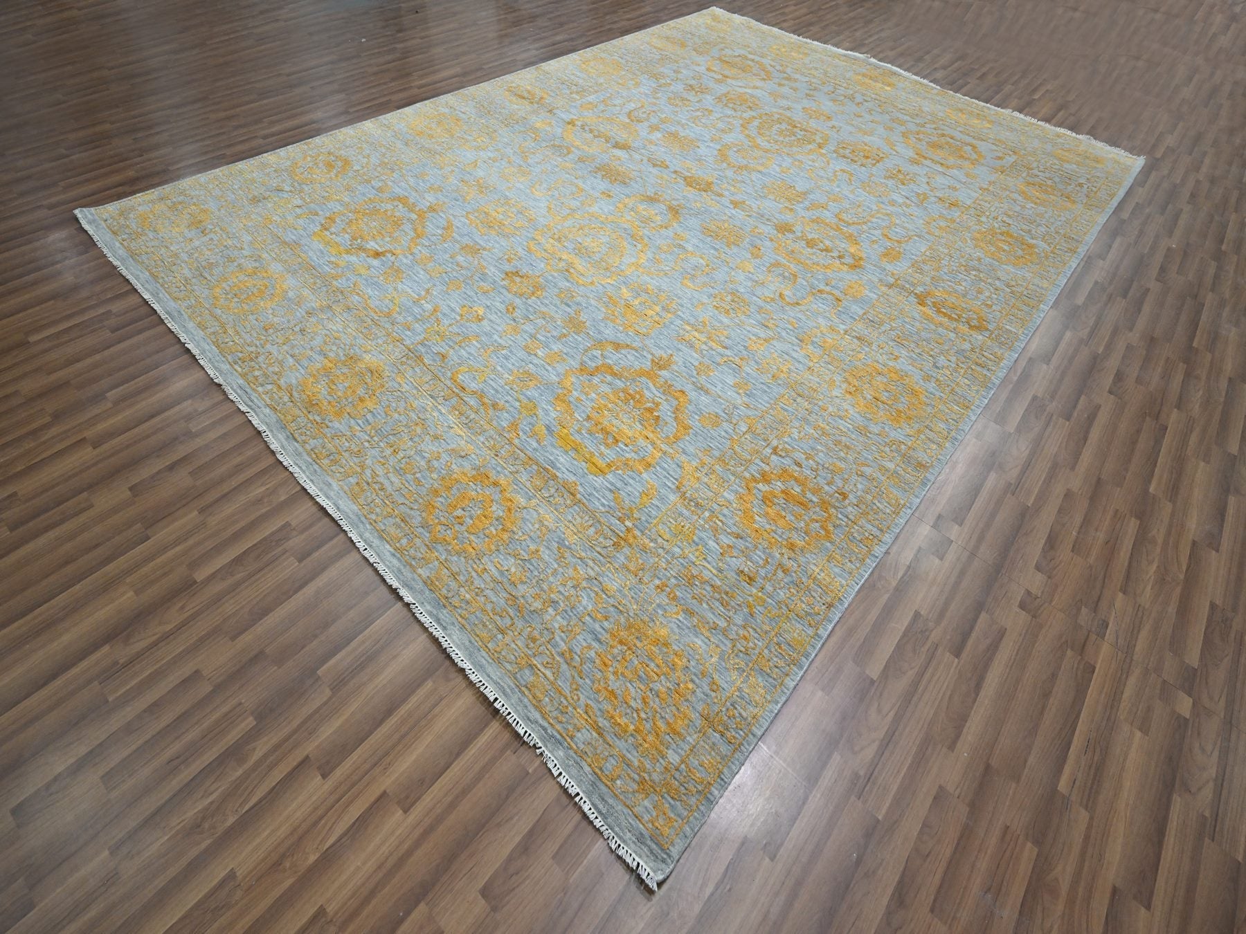 Wool vs. Wool-Silk Rugs: Which Material for Which Room