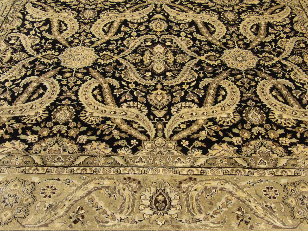 Fine Persian Ziegler rug border detail