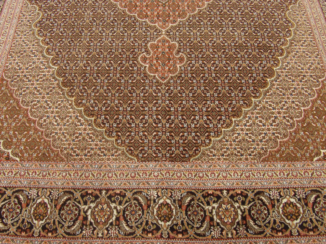 Mahi Tabriz rug border detail, black