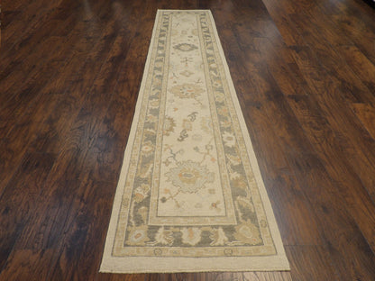 Close-up of wool pile, Gray & Beige rug