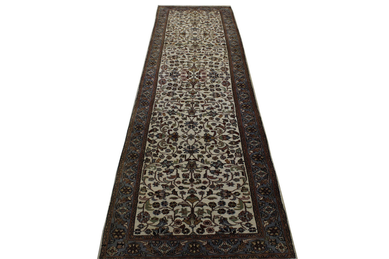 Traditional Fine Herati pattern detail