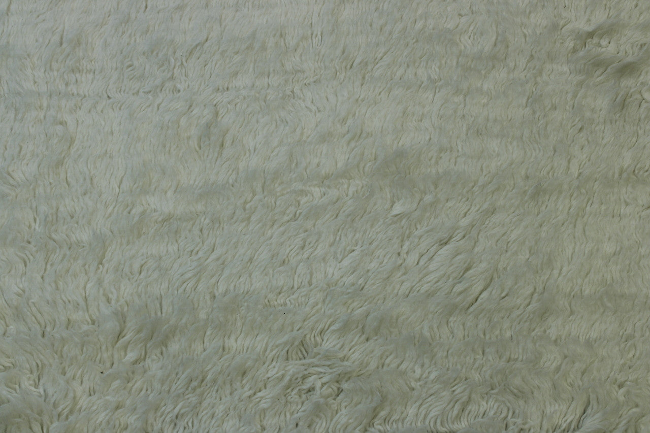 Modern Flokati Tulu rug border detail