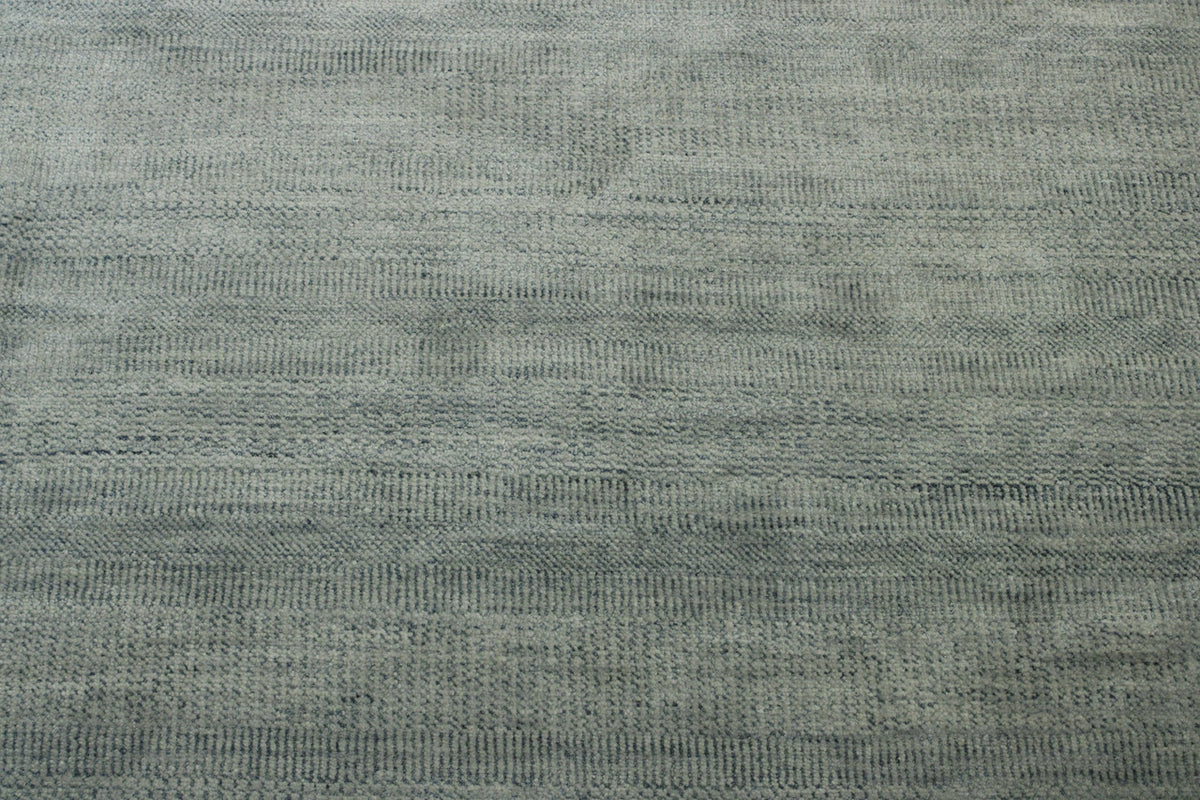 Transitional Grass Design rug border detail