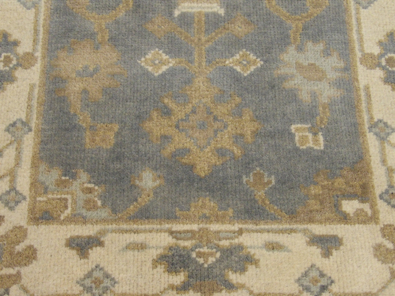 Oushak runner border detail, beige and gray