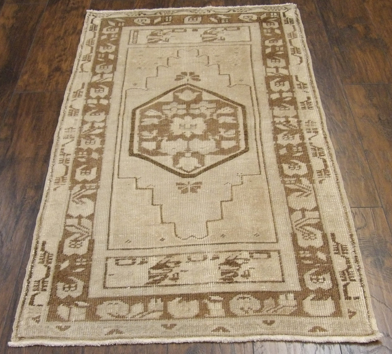 Oushak rug corner detail