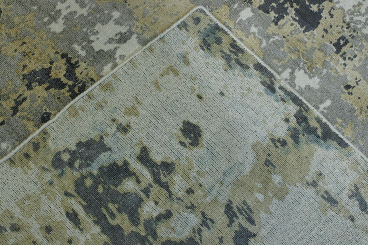 Modern Abstract Design rug border detail