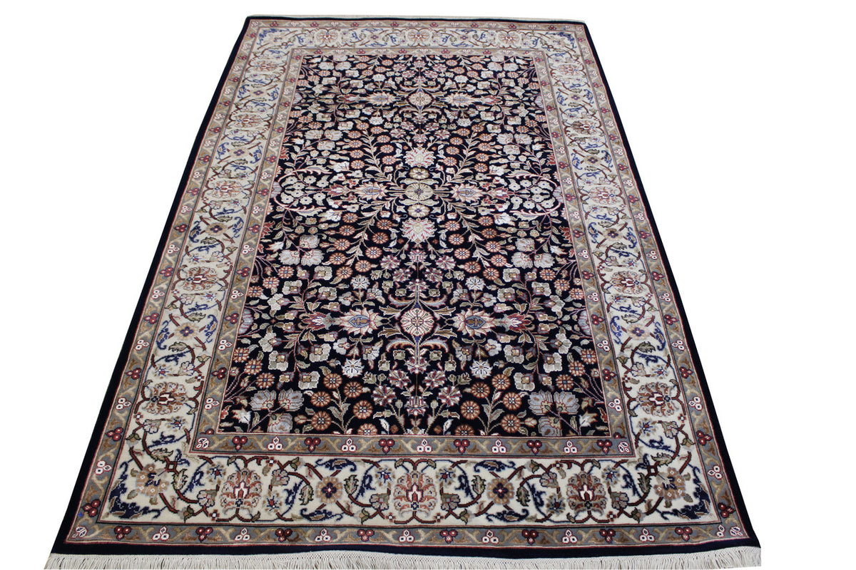Traditional Turk Heraki rug border detail