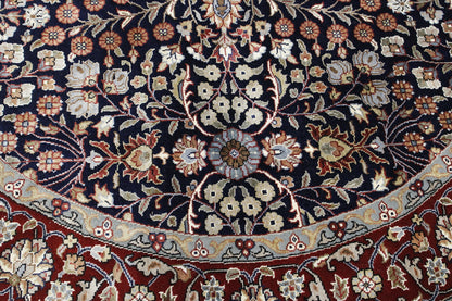 Traditional Fine Heraki rug corner detail