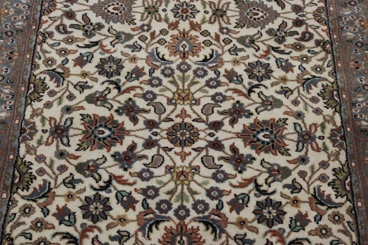 Traditional Fine Mashad rug border detail