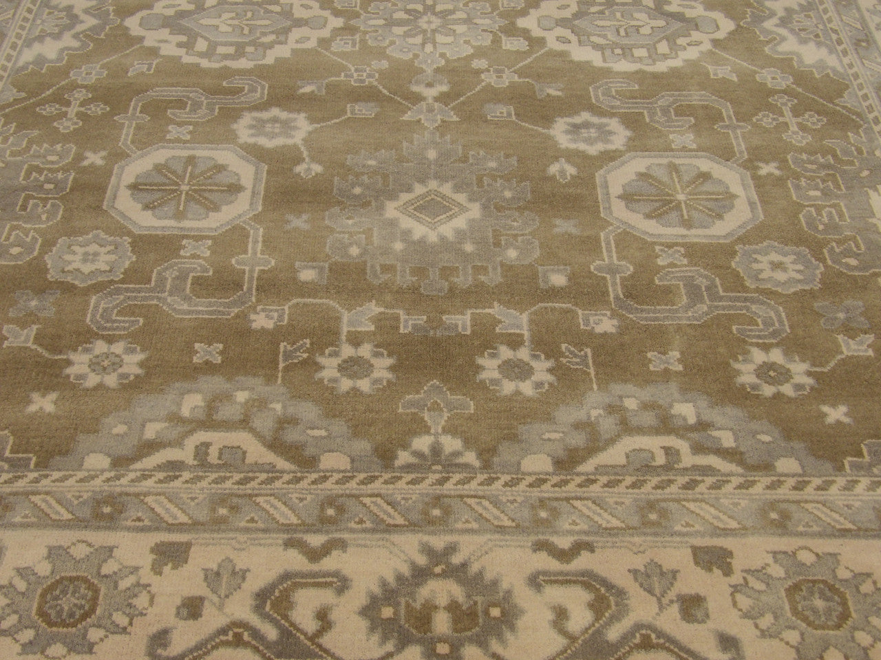 Turk Oushak Natural Dye rug border detail