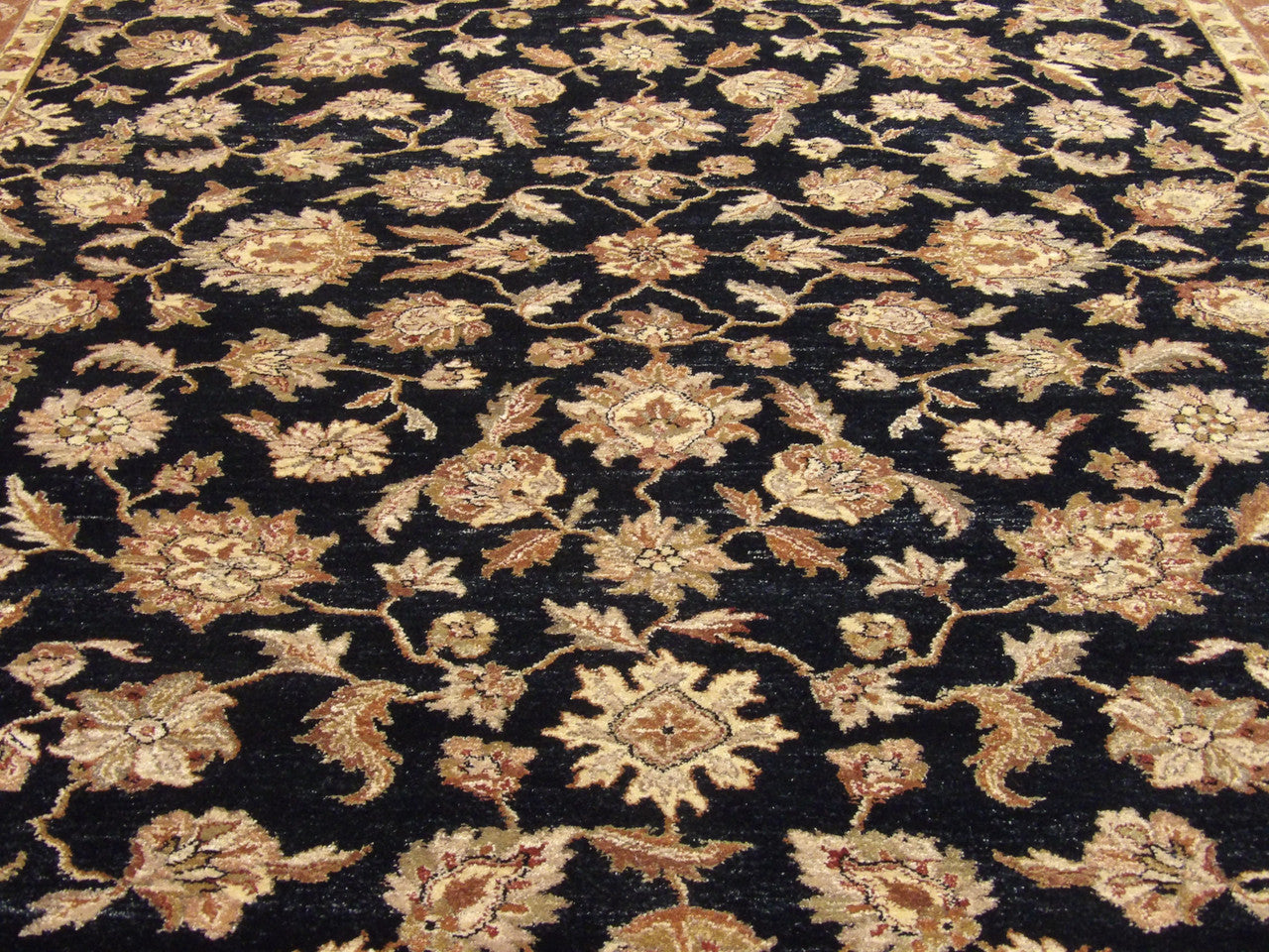 Ziegler Traditional hand-knotted wool rug in Black, 9'0" x 12'0", SKU w240
