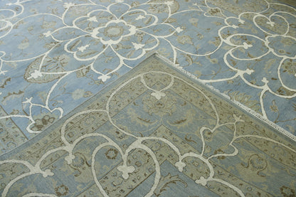 Traditional Agra Ziegler Chobi pattern detail