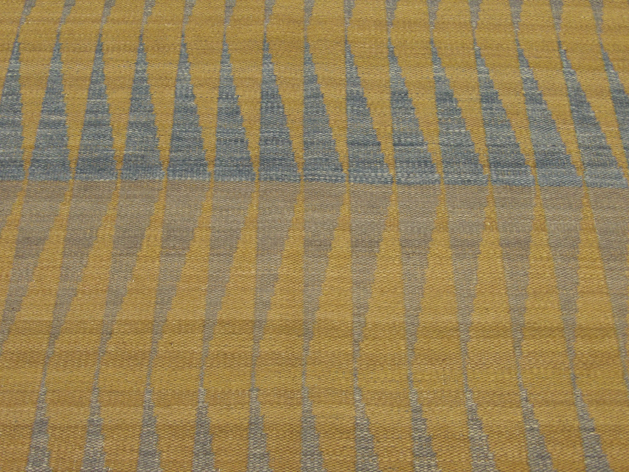 Coastal rug border detail