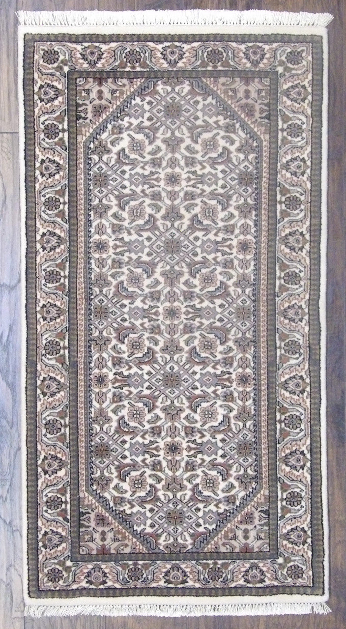 Fine Persian Mir Herati Hand knotted Wool Rug 2'5" x 4'6" - W11358