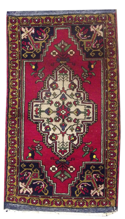Vintage Anatolian Yastik Hand knotted Wool Rug 1'10" X 3'5" - W1119