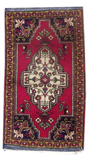 Vintage Anatolian Yastik Hand knotted Wool Rug 1'10" X 3'5" - W1119