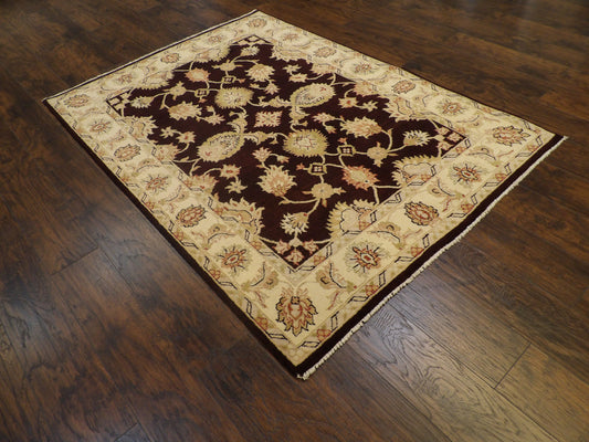 Agra Kashan Hand knotted Wool Rug  5'0" X 8'1"  - W784