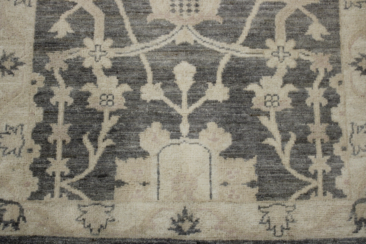 Oushak Chobi rug corner detail