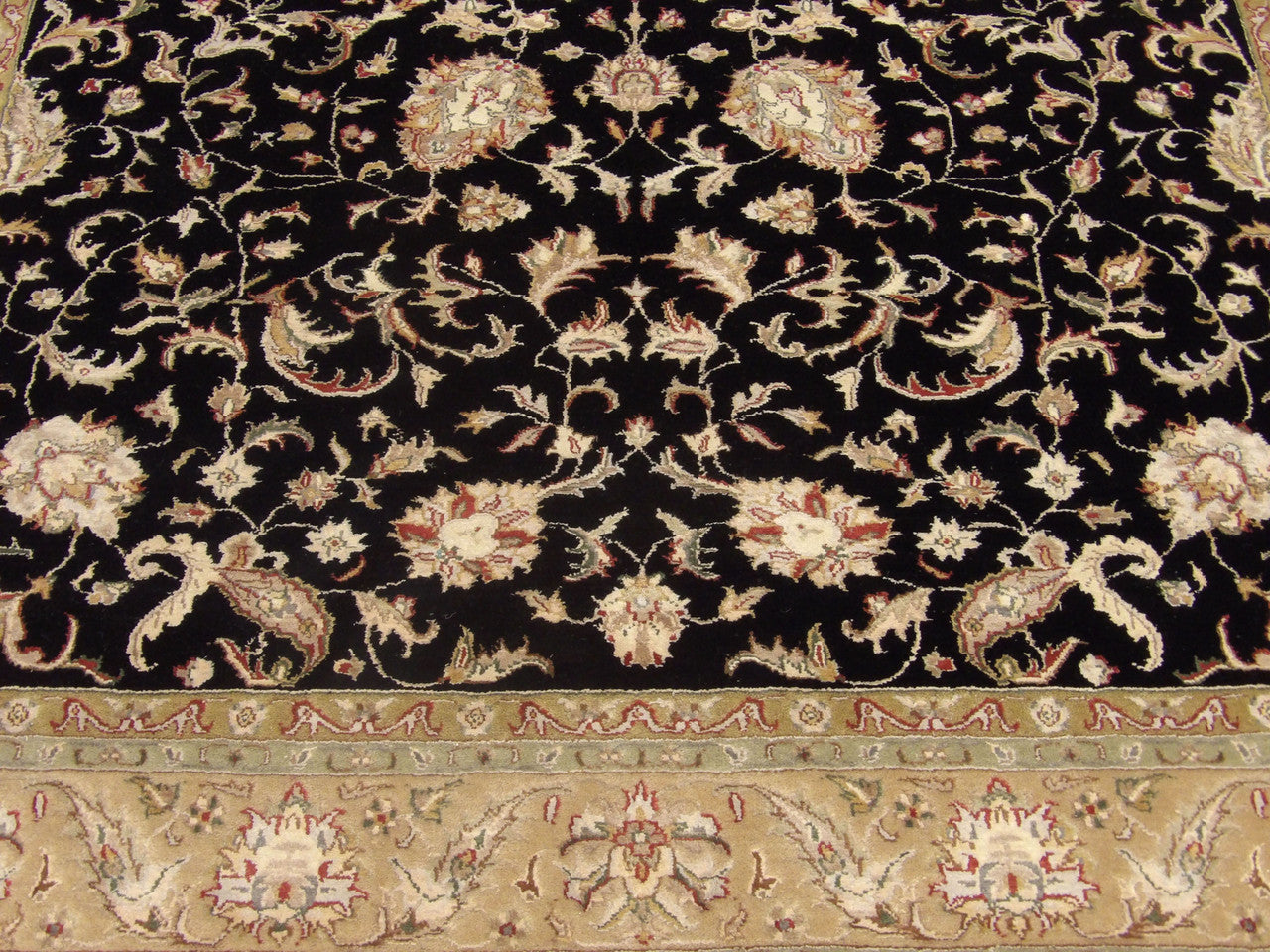 Kashan rug border detail