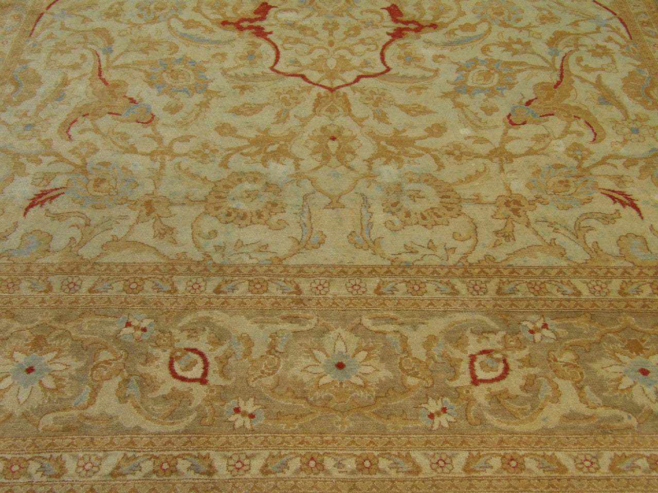 Fine Pak Ziegler Overdye rug border detail