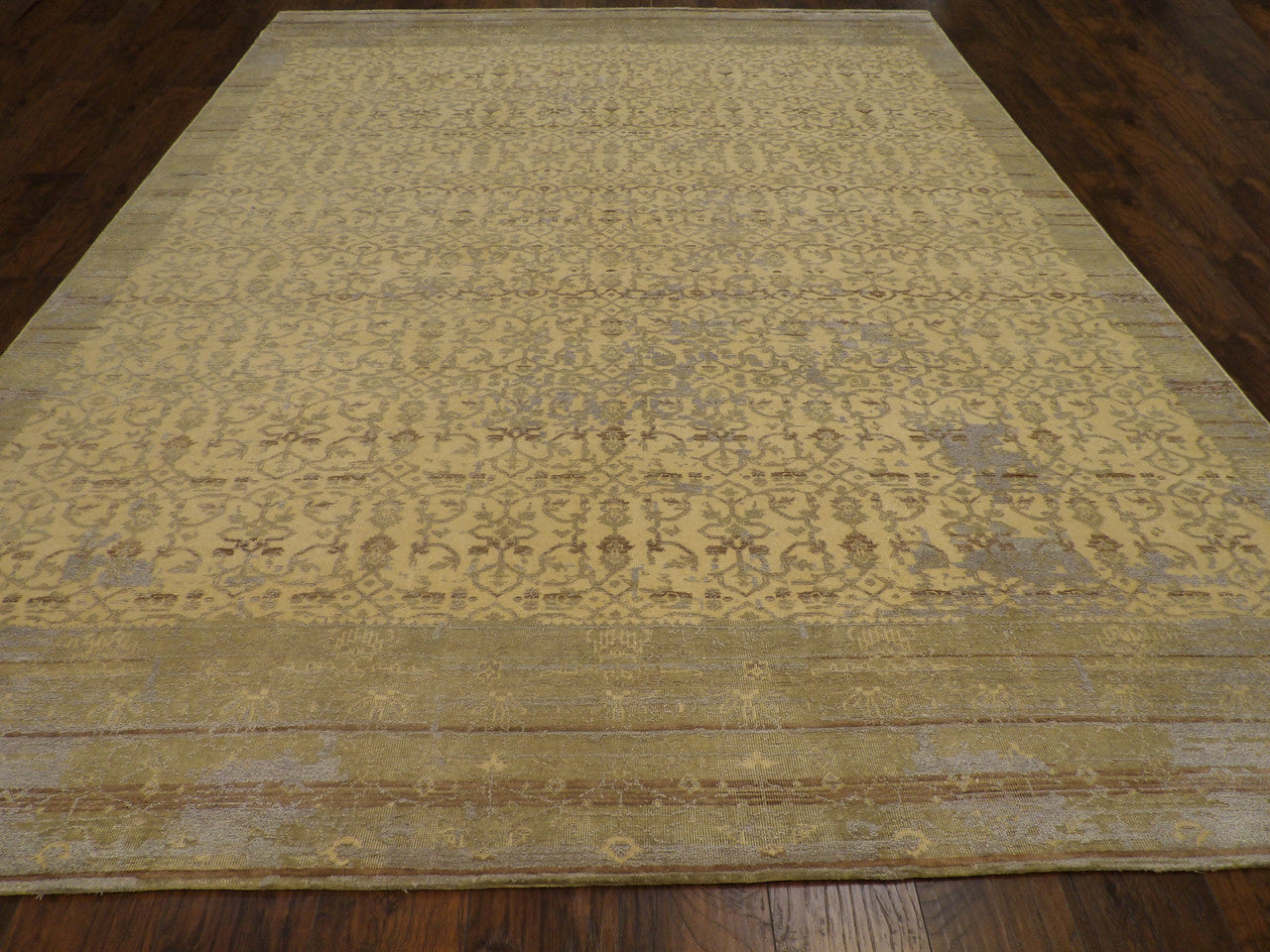 Close-up of wool-silk pile, Beige & Purple rug