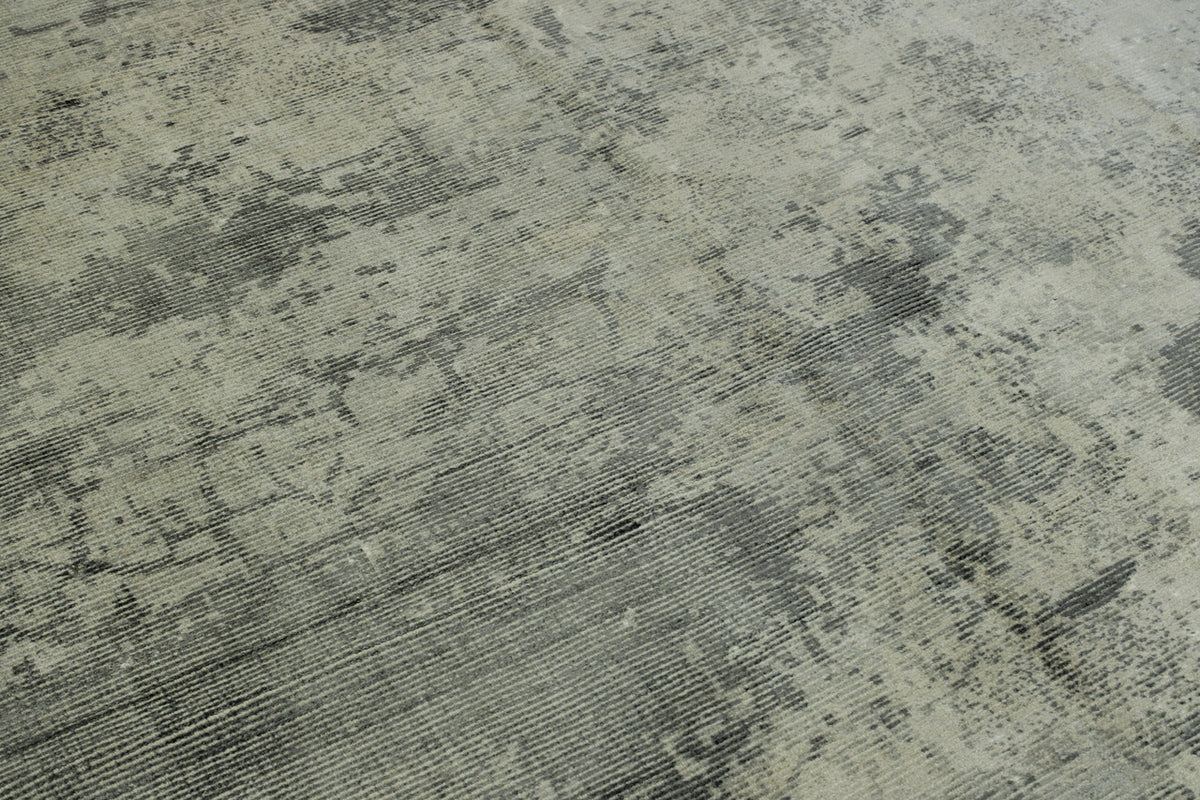 Transitional Abstract Design rug border detail
