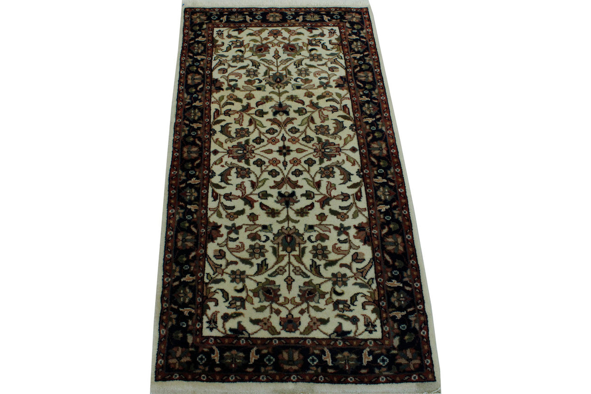 Traditional Indo Kashan rug border detail
