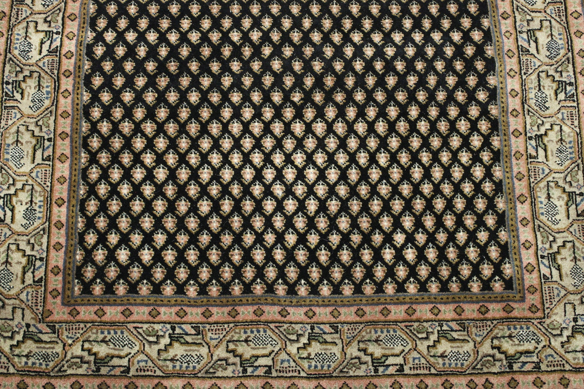 Traditional Indo Bidjar rug corner detail