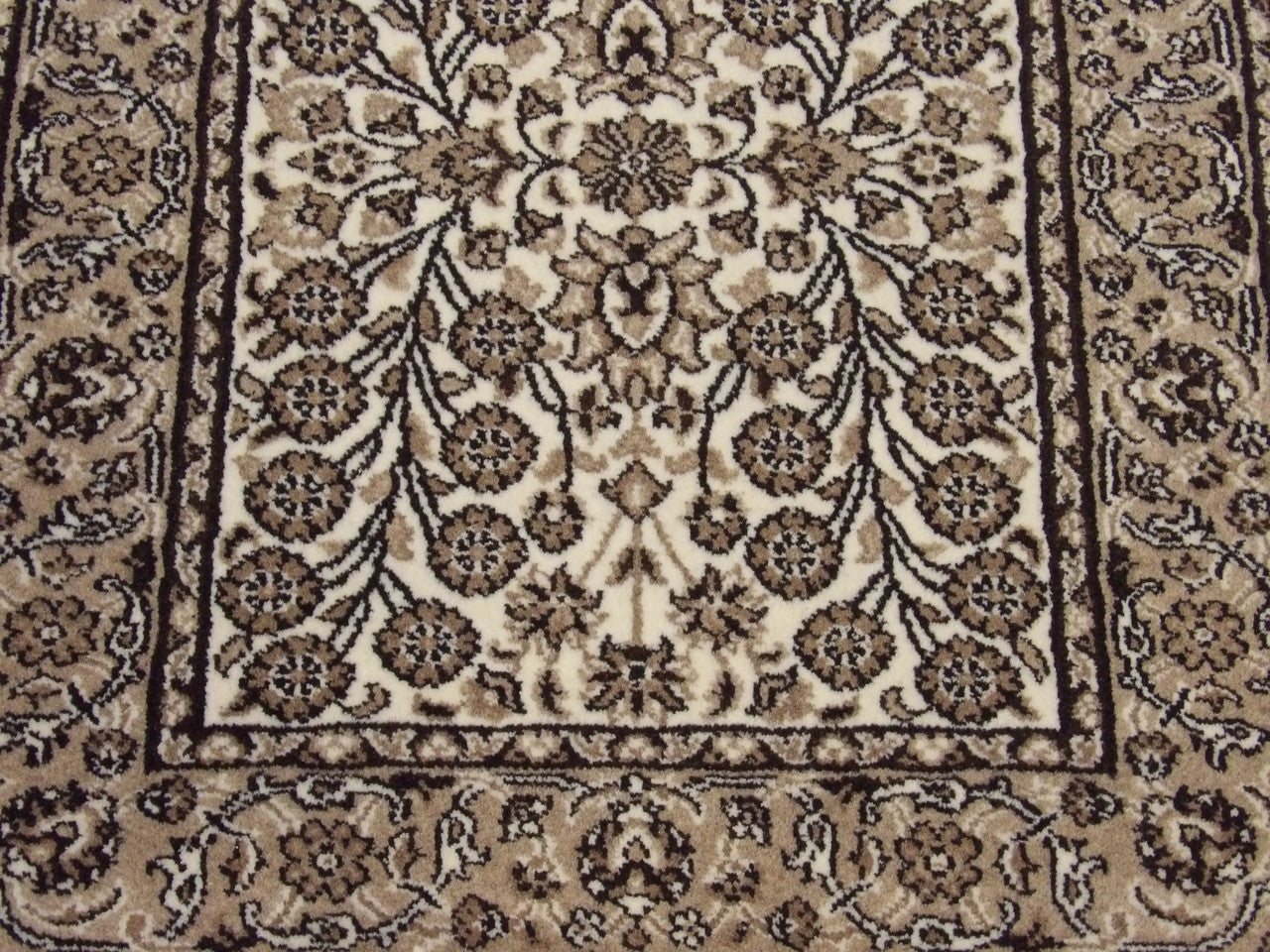 Fine Turk Hereki rug border detail