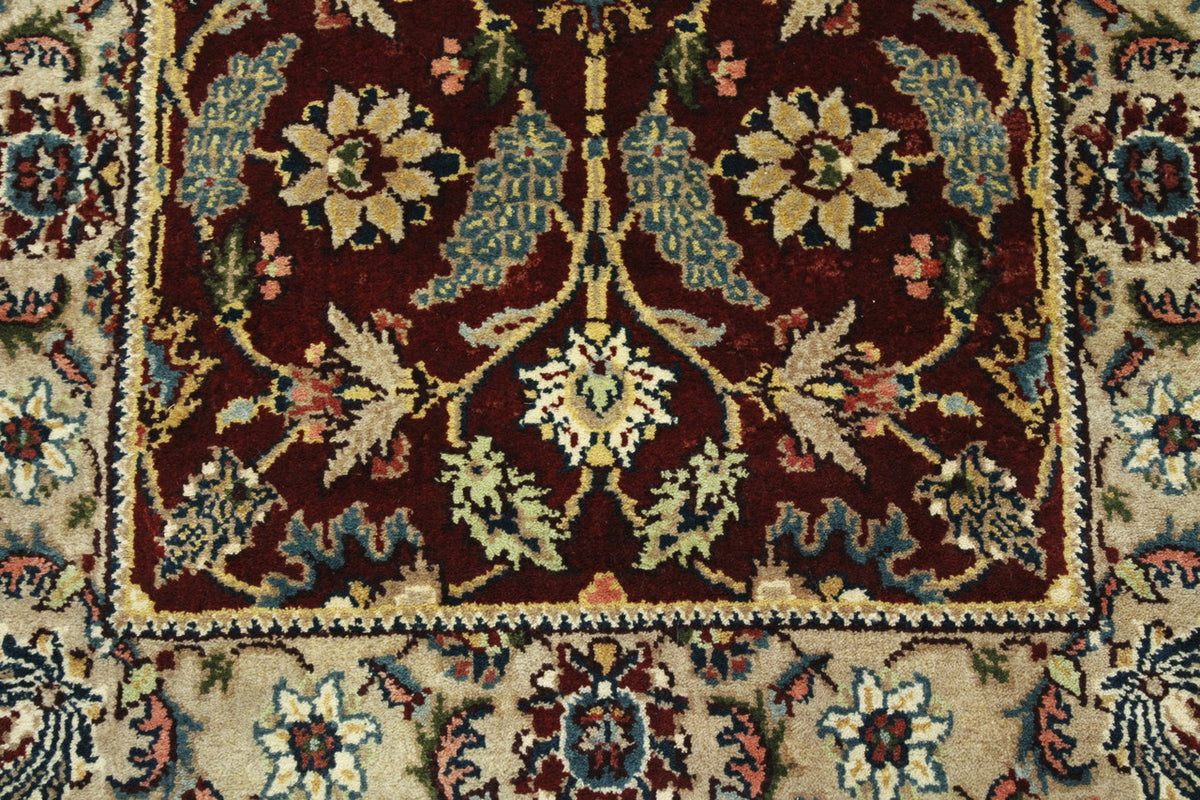 Traditional Fine Herati rug border detail