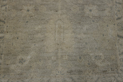 Oushak Chobi rug border detail