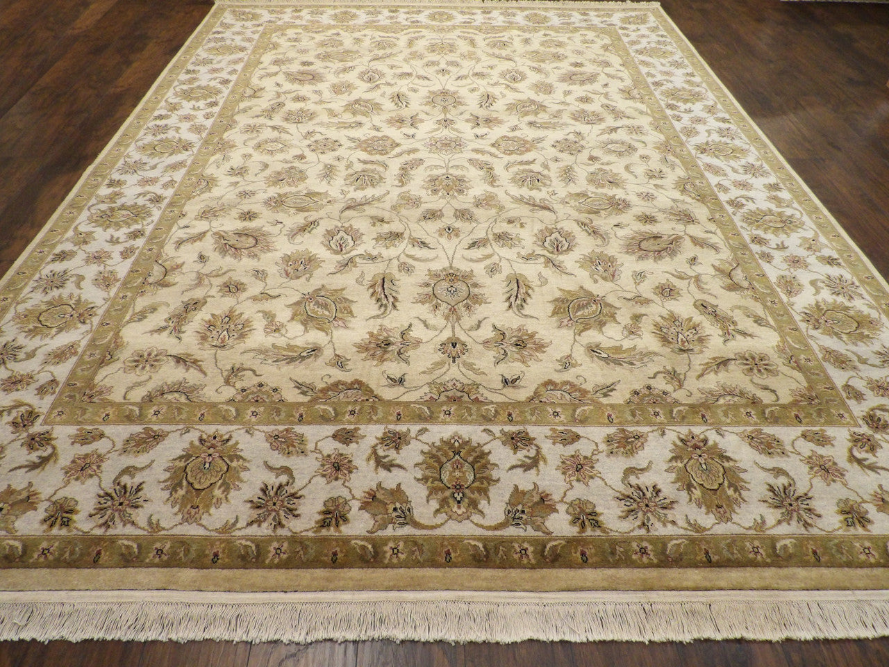Fine Kashan Tie Dye rug corner detail
