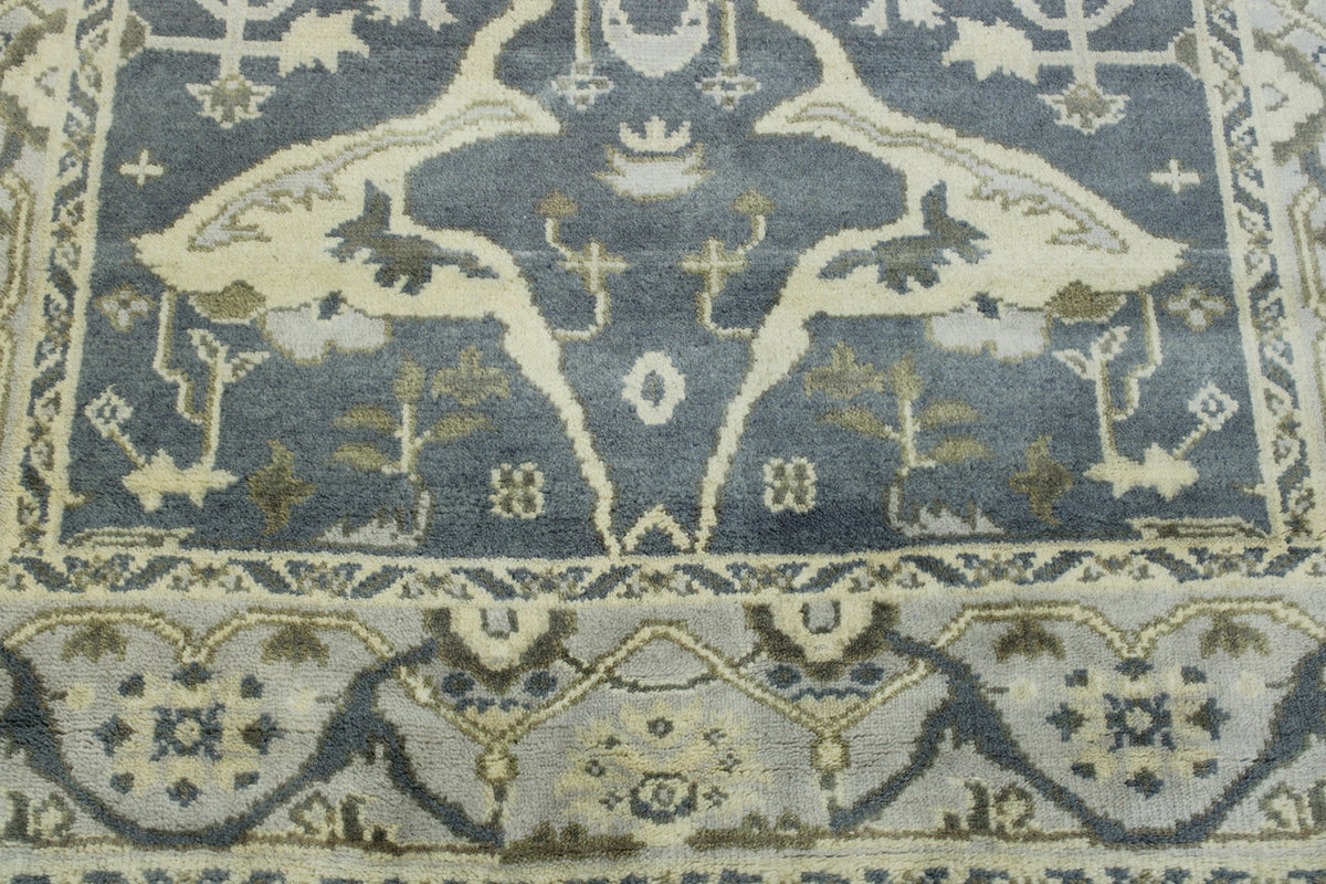 Oushak Ziegler rug border detail