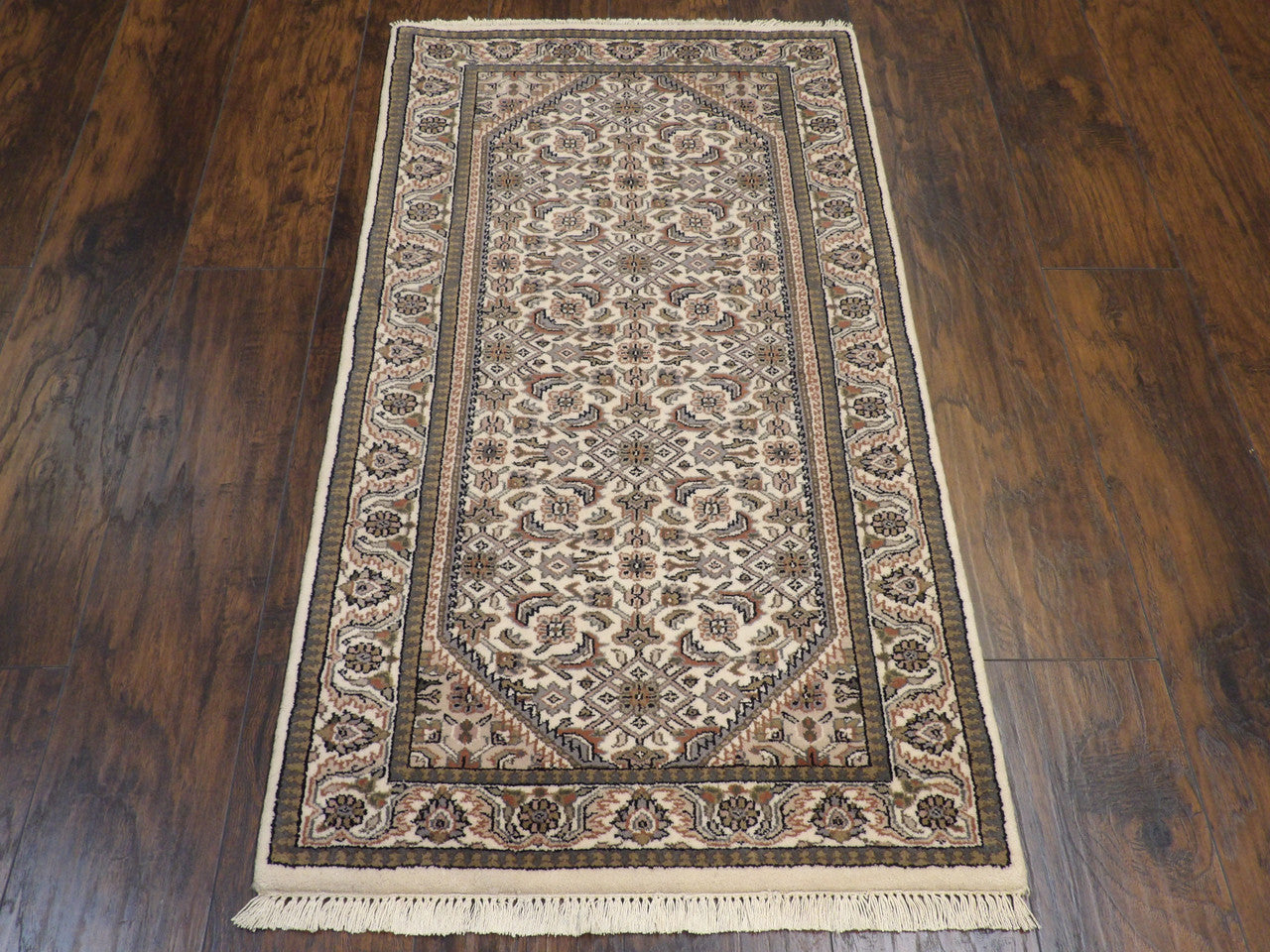Close-up of wool pile, Ivory rug