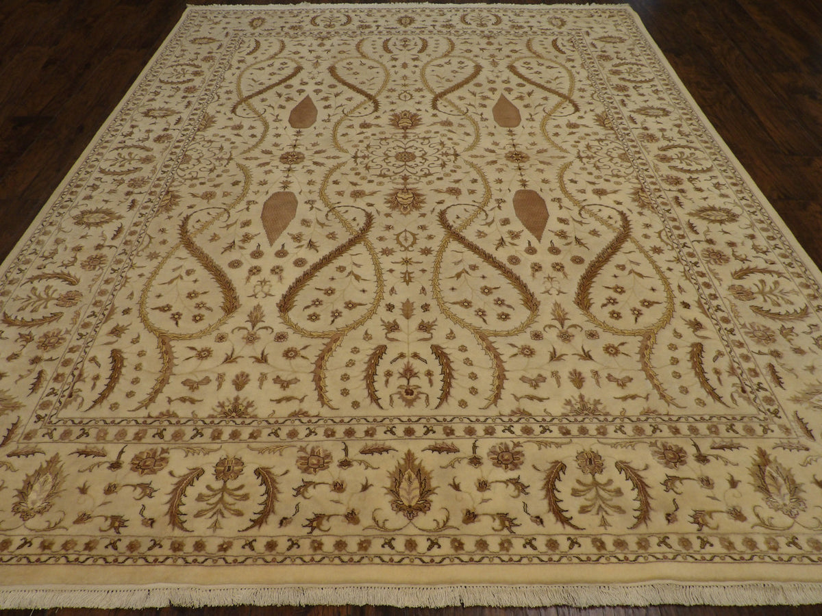 Close-up of wool-silk pile, Beige rug
