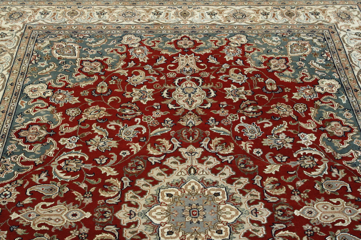 Close-up of wool pile, Beige & Red rug