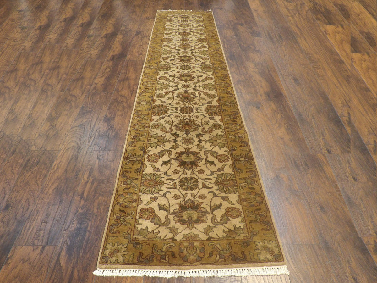 Close-up of wool pile, Gold & Beige rug
