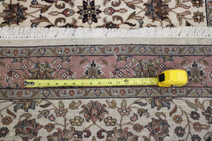 Beige Traditional Bidjar Design rug in room setting