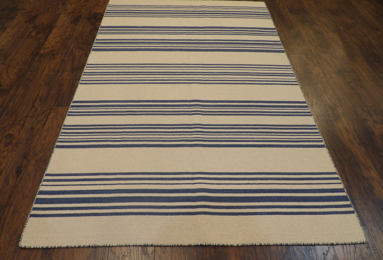 Coastal Flat Weave Indoor/Outdoor Beach rug corner detail