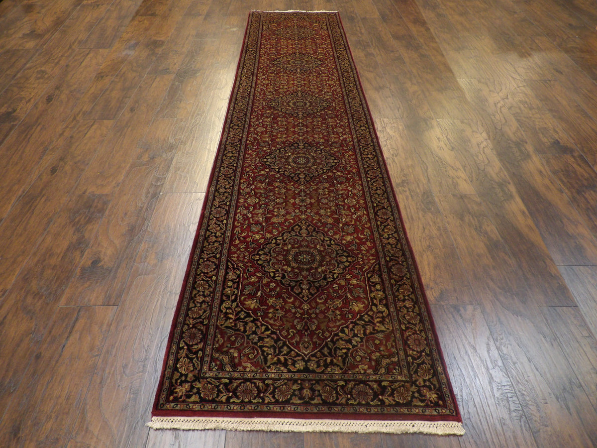 Tabriz runner end detail