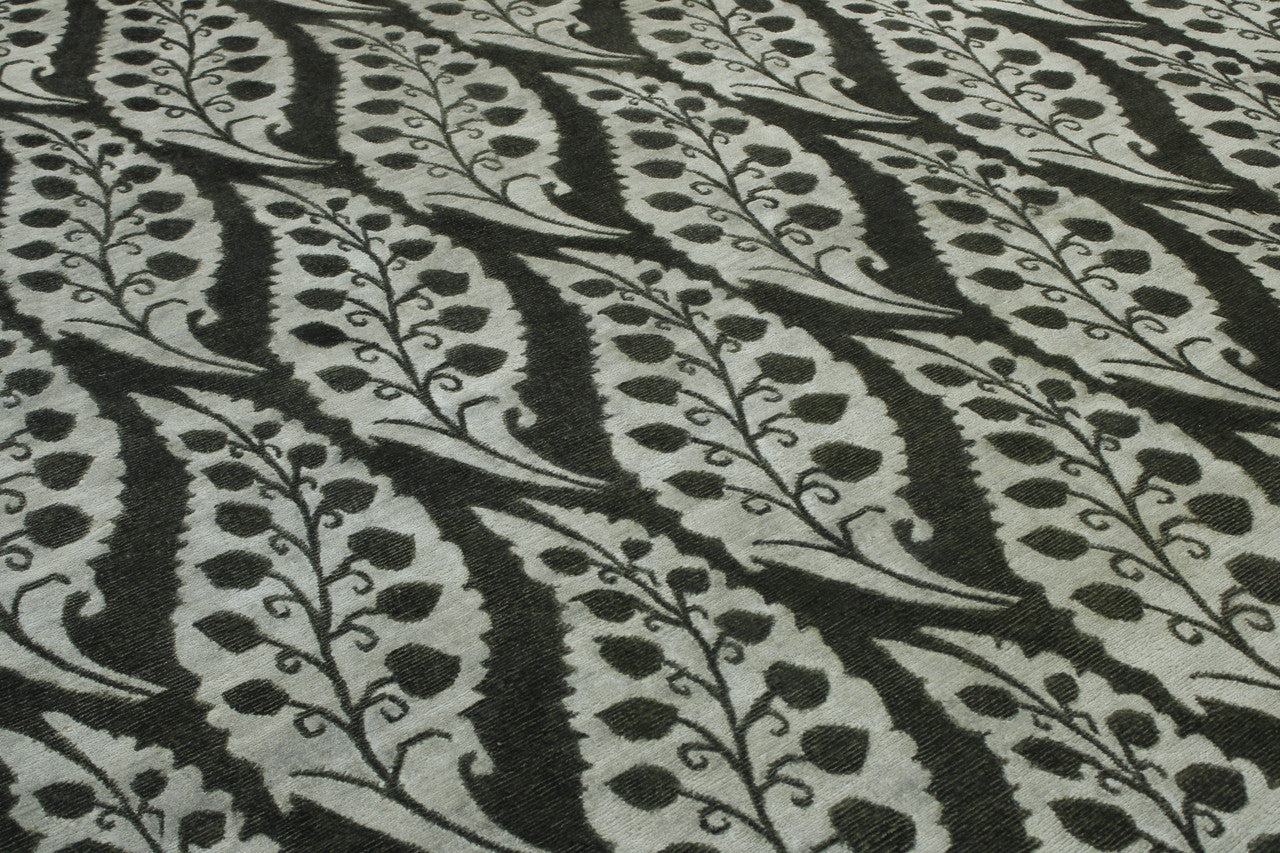 Modern Ikat Design rug border detail