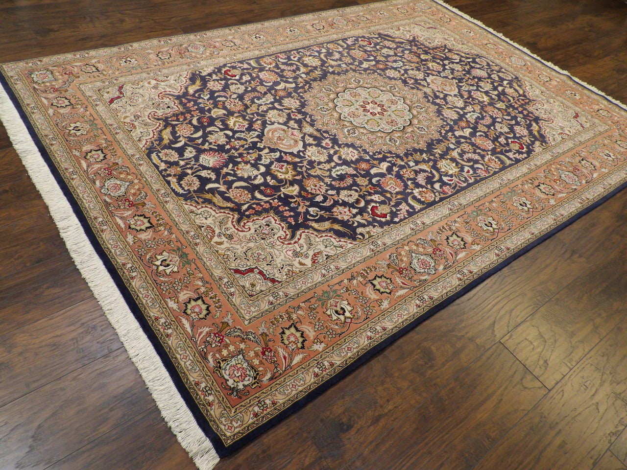 Qum pattern detail
