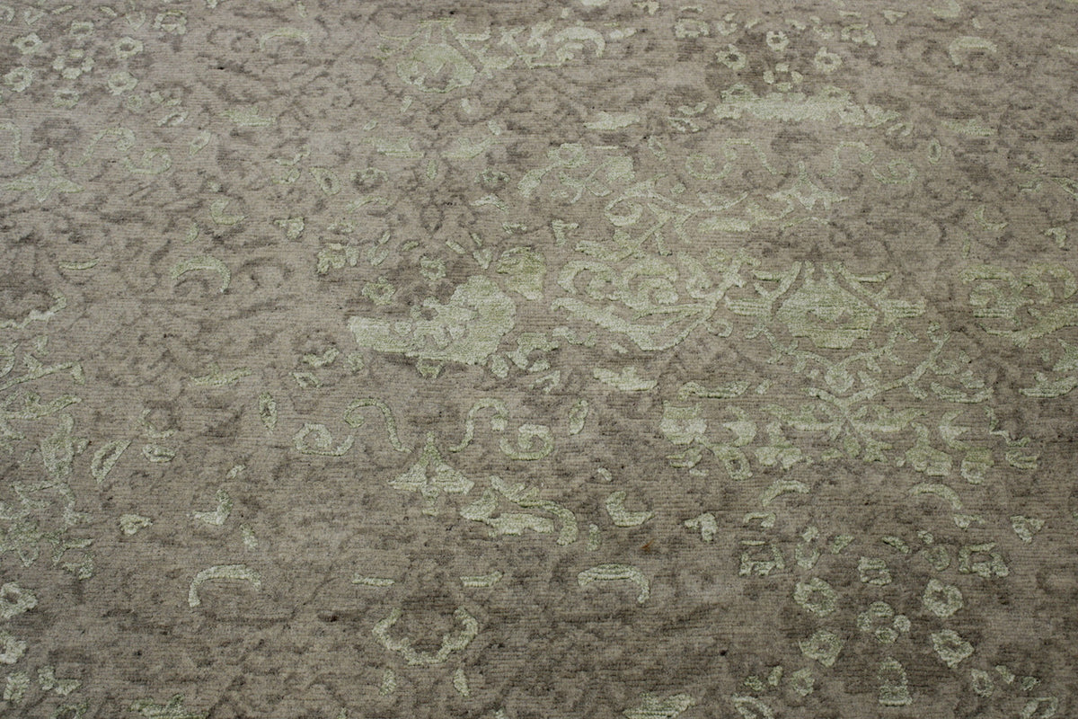Transitional Abstract Broken Design rug border detail