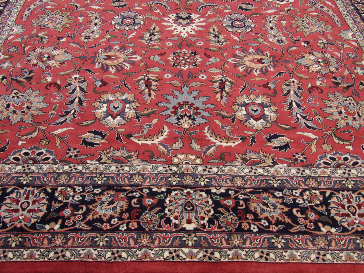 Fine Persian Kashan rug border detail