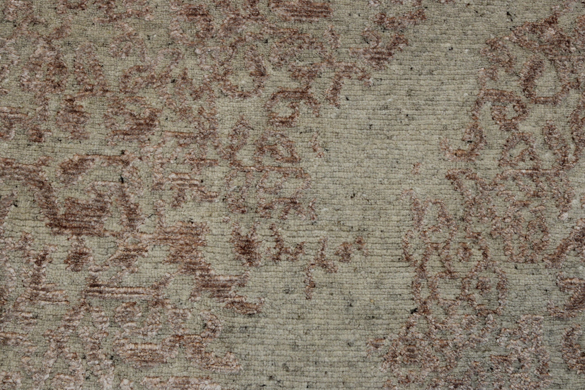 Transitional Abstract Broken Design rug border detail