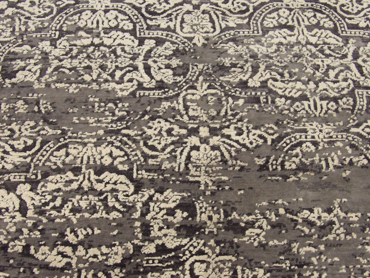 Modern Oxidized Broken Mosaic Design Carved rug border detail