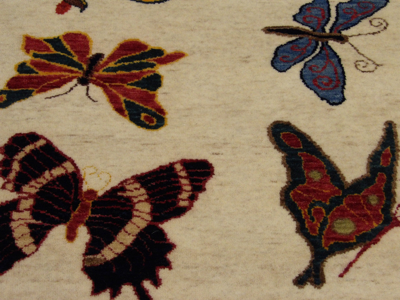 Modern Butterfly Design rug border detail
