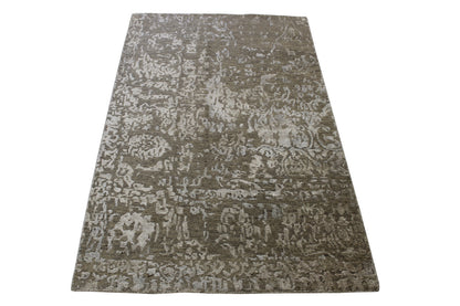 Close-up of wool-silk pile, Gray & Beige rug