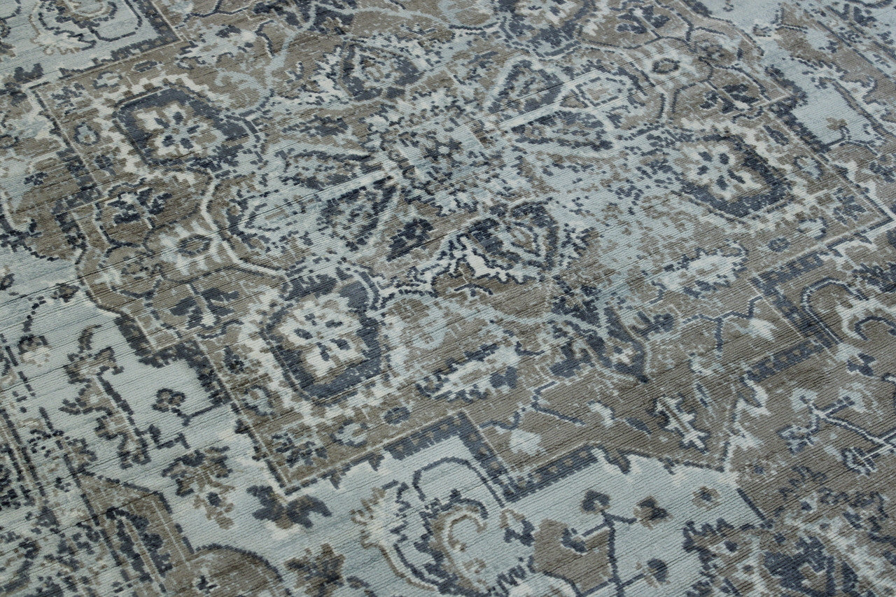 Modern Broken Heriz Design rug border detail