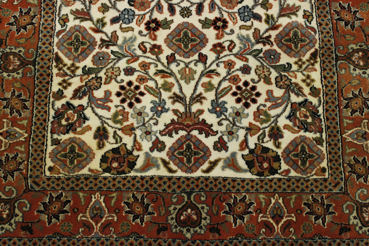 Traditional Indo Mahal rug corner detail